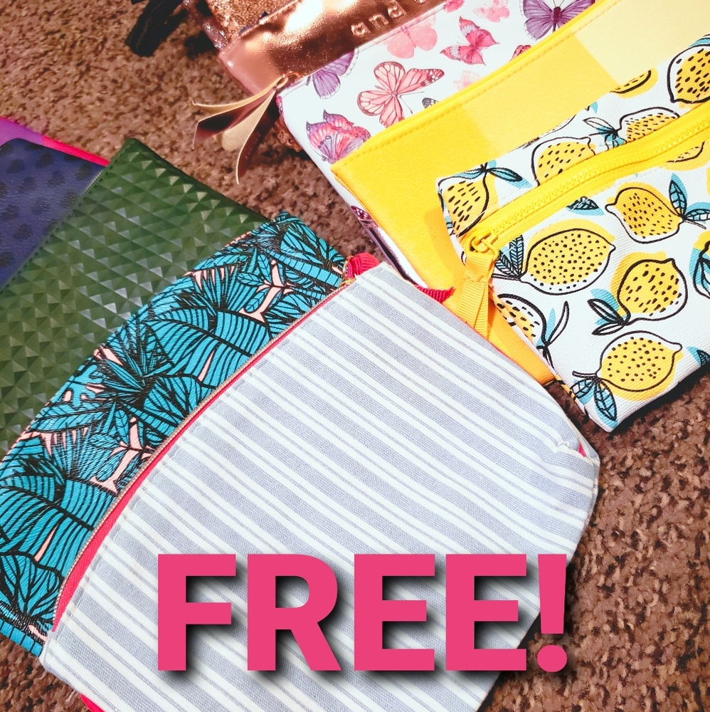 FREE MAKEUP BAG WITH ANY PURCHASE!